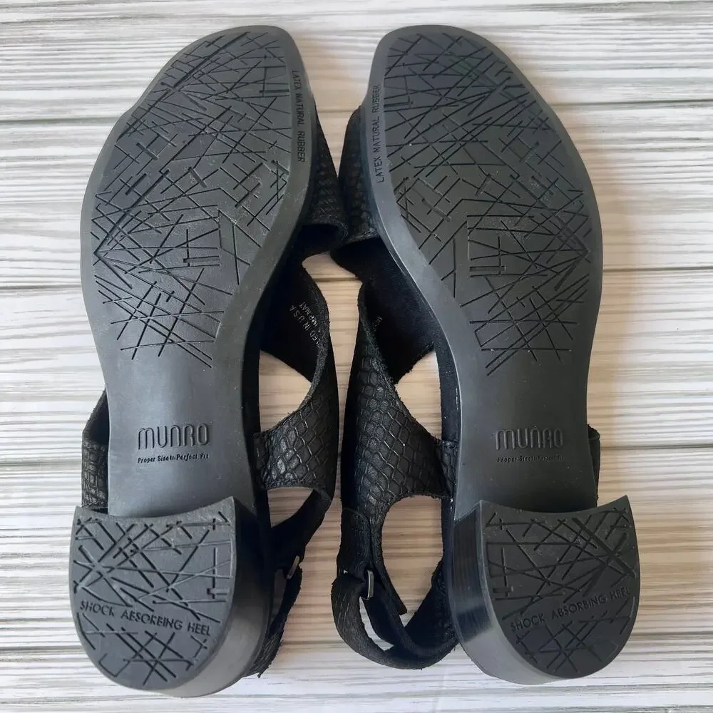 Munro 'Jenny' Black Lizard Print Nubuck Open-Toe Sandals Size: 8.5N Narrow Fit - Picture 13 of 13
